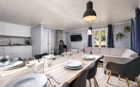Tor: Møbel, Ejendom, Bord, Bordservice, Bygning, Tap, Tallerkner, Belysning, Indretning, Arkitektur