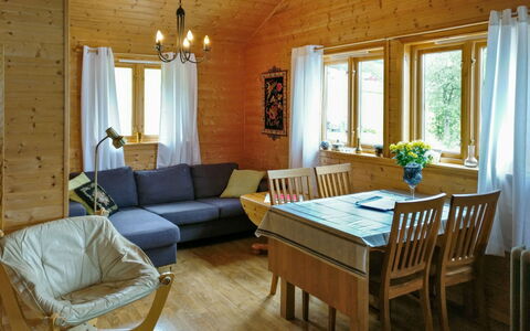 Idun: Bord, Møbel, Bygning, Vindue, Couch, Stol, Plante, Azure, Træ, Belysning