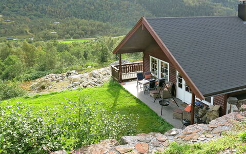 Peer Gynt: Plante, Ejendom, Bygning, Bjerg, Hus, Highland, Hældning, Land Lot, Vindue, Sommerhus