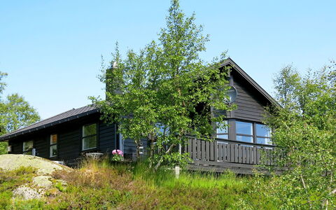 Karlbu: Himmel, Plante, Vindue, Ejendom, Bygning, Hus, Træ, Naturlige Landskab, Land Lot, Græs