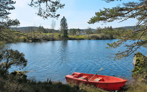 Der Ute: Vand, Himmel, Plante, Båd, Vandfartøjer, Træ, Både Og Sejlsport - Udstyr Og Materiel, Køretøj, Naturlige Landskab, Sø