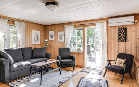 Mjöhult Utsikten: Møbel, Bygning, Billedramme, Træ, Indretning, Komfort, Stue, Couch, Gulvbelægning, Etage