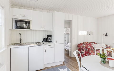 Sandsjöfors: Møbel, Cabinetry, Bygning, Countertop, Stol, Indretning, Træ, Etage, Køkken