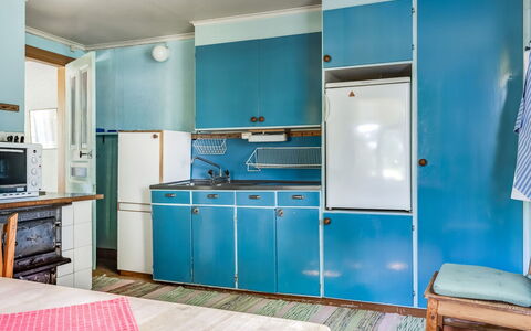 Ebbabolet: Cabinetry, Countertop, Møbel, Blå, Bygning, Indretning, Træ, Belysning, Husholdningsapparat, Køkken