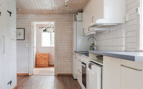 Grönede: Countertop, Cabinetry, Køkkenvask, Ejendom, Møbel, Håndvask, Bygning, Tap, Komfur, Træ