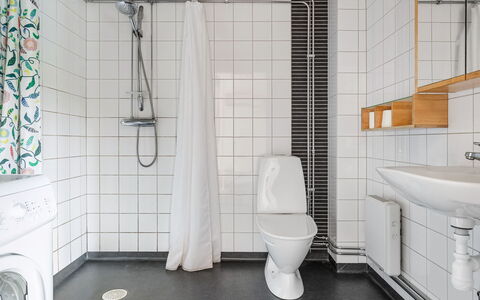 Grönede: Sanitærarmatur, Ejendom, Badeværelse, Brusehoved, Bruser, Purple, Tap, Toilet, Indretning, Brusepanel