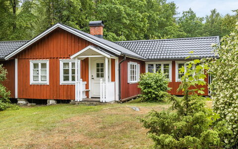 Röshult: Plante, Bygning, Vindue, Ejendom, Hus, Træ, Dør, Land Lot, Træ