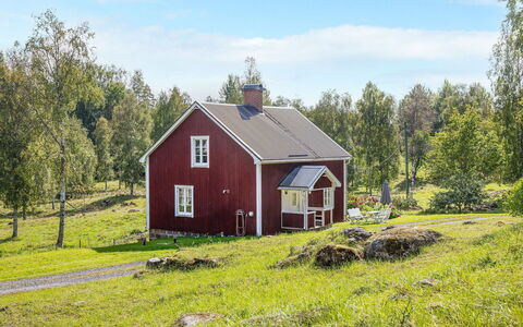 Långban: Plante, Himmel, Sky, Vindue, Bygning, Hus, Naturlige Landskab, Træ, Træ, Land Lot