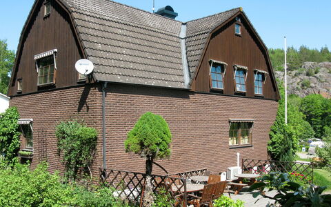 Stegeborg Norrkrog: Plante, Ejendom, Himmel, Vindue, Bygning, Land Lot, Hus, Sommerhus, Græs, Træ
