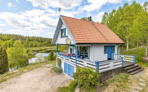 Bofall: Sky, Plante, Himmel, Bygning, Vindue, Træ, Vand, Naturlige Landskab, Hus, Træ