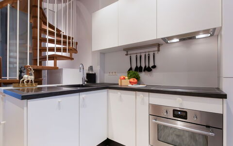 Bad Hofgastein 570: Cabinetry, Countertop, Ejendom, Komfur, Køkken Apparat, Køkken, Træ, Husholdningsapparat, Håndvask, Indretning