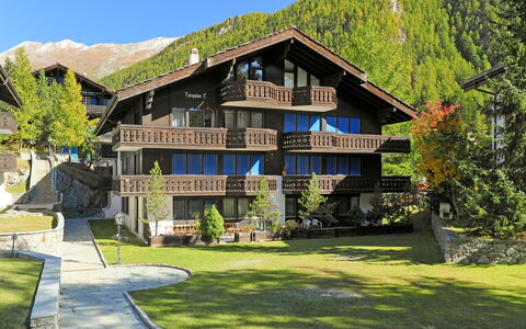 Turquino C: Ejendom, Hjem, Hus, Bygning, Estate, Ejendom, Naturlige Landskab, Boligområde, Arkitektur, Bjerg