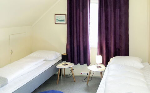 Greenhouse: Møbel, Ejendom, Komfort, Azure, Purple, Textile, Indretning, Bed Frame, Lampe, Gardin