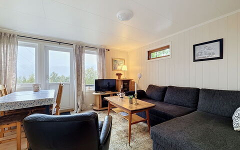 Lihesten: Møbel, Indretning, Gulvbelægning, Etage, Bord, Loft, Køkken & Spisebord, Belysning, Stol, Hjem