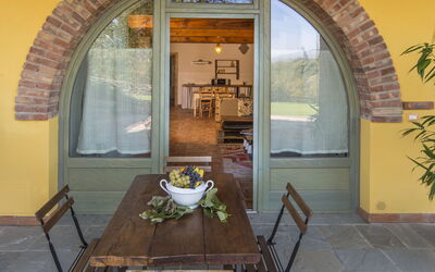 Varisio: Arch, Værelse, Ejendom, Bord, Arkitektur, Møbel, Bygning, Indretning, Ejendom, Hus