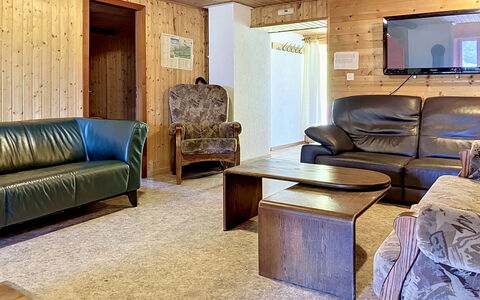 Champery 602: Møbel, Træ, Loft, Indretning, Etage, Gulvbelægning, Værelse, Hjem, Stue, Couch