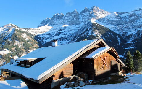 Champery 602: Sne, Bjerg, Himmel, Bygning, Natur, Hus, Hældning, Naturlige Landskab, Træ, Fryser