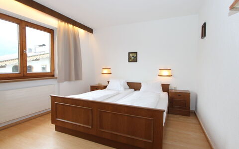 Fügen 336: Møbel, Værelse, Soveværelse, Seng, Ejendom, Etage, Indretning, Bed Frame, Sengetøj, Trægulve