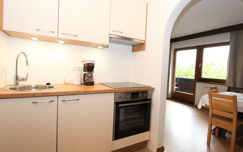 Fügen 336: Ejendom, Værelse, Møbel, Køkken, Bygning, Indretning, Countertop, Hus, Cabinetry, Etage