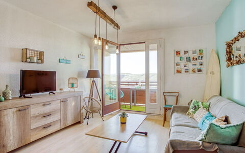 La Sableyre: Ejendom, Møbel, Cabinetry, Grøn, Bord, Bygning, Træ, Gulvbelægning, Hus, Indretning