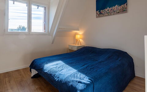 Cabourg Cottage: Træ, Etage, Gulvbelægning, Soveværelse, Trægulve, Seng, Indretning, Sengetøj, Sengetøj, Hårdttræ