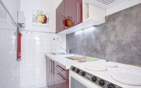Ibis: Cabinetry, Ejendom, Countertop, Håndvask, Bygning, Tap, Indretning, Komfur, Belysning, Køkken