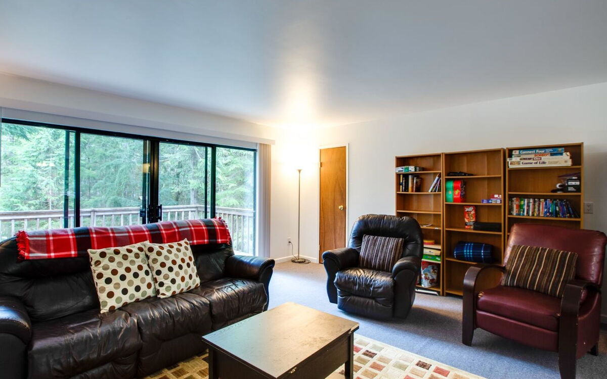 76mbr-a Traditional Country Chalet!
