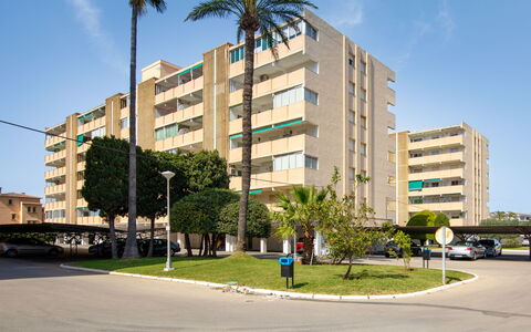 Jávea 179: Himmel, Plante, Bygning, Sky, Ejendom, Vindue, Gadebelysning, Træ, Urban Design, Ejerlejlighed