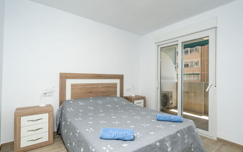 Jávea 179: Møbel, Ejendom, Bygning, Komfort, Azure, Træ, Bed Frame, Seng, Skygge