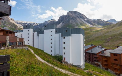 Tignes 336: Bjergrige Landskabsformer, Bjerg, Bjergkæde, Ejendom, Highland, Hus, Alps, Bygning, Bjerglandsby, Arkitektur