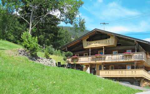 Alm Chalet: Himmel, Plante, Sky, Bygning, Træ, Naturlige Landskab, Land Lot, Hus, Hældning, Træ