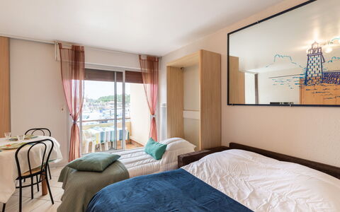 Capbreton 105: Møbel, Komfort, Azure, Bygning, Træ, Stol, Skygge, Lampe, Bed Frame, Etage