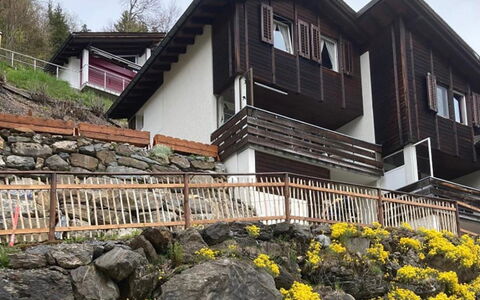 Chalet Murmeli: Himmel, Plante, Bygning, Sky, Vindue, Træ, Hus, Træ, Urban Design, Hældning