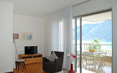 Apt. Lugano Majestic Panorama: Værelse, Ejendom, Møbel, Indretning, Stue, Bygning, Hus, Etage, Dør, Arkitektur