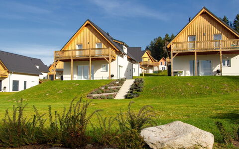 Lakeside Village 3: Himmel, Sky, Plante, Bygning, Vindue, Træ, Naturlige Landskab, Land Lot, Hus, Træ