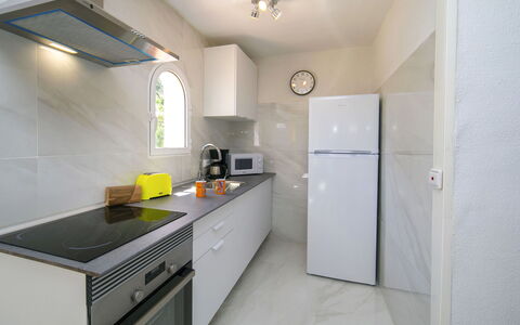 Richelieu: Køkken, Countertop, Køkken Apparat, Større Bandage, Indretning, Gulvbelægning, Cabinetry, Møbel, Etage, Husholdningsapparat