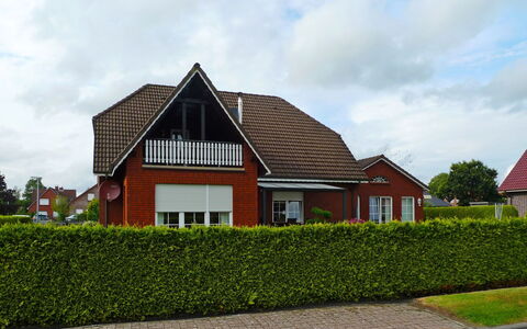Alina: Ejendom, Hus, Hjem, Boligområde, Ejendom, Bygning, Tag, Arkitektur, Sommerhus, Land Lot