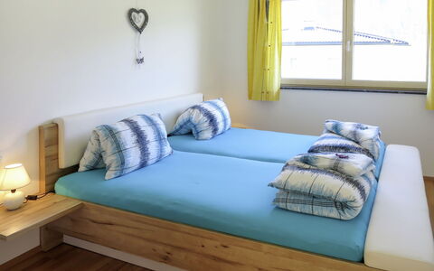Zillertalblick: Møbel, Soveværelse, Seng, Værelse, Ejendom, Bed Frame, Indretning, Madras, Etage, Sengetøj