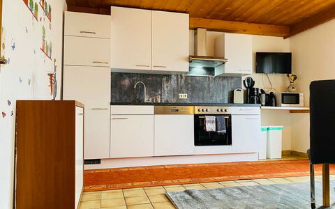 Gerlosblick: Cabinetry, Countertop, Ejendom, Bygning, Køkken Apparat, Køkken, Træ, Indretning, Komfur, Arkitektur