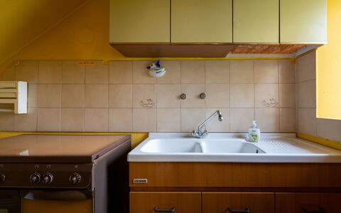 Casa della Peschiera: Countertop, Cabinetry, Tap, Køkkenvask, Håndvask, Møbel, Ejendom, Sanitærarmatur, Bygning, Køkken