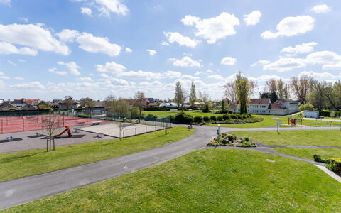 De Haan 311: Himmel, Daytime, Græs, Offentlige Rum, Sky, Almindeligt, Lawn, Parkere, Pol, Landscaping