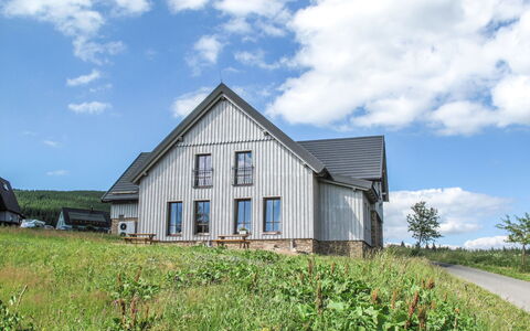 Na Pomezkách: Ejendom, Hus, Stuehus, Hjem, Himmel, Naturlige Landskab, Farm, Landdistrikt, Bygning, Land Lot