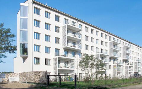 Ostseebad Binz 669: Himmel, Bygning, Ejendom, Vindue, Plante, Træ, Land Lot, Urban Design, Ejerlejlighed