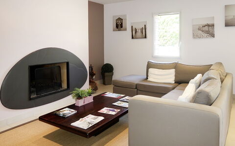Cancale 648: Couch, Bord, Møbel, Billedramme, Komfort, Indretning, Stue, Studio Couch, Arkitektur, Etage