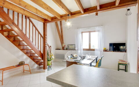 Emeuraude: Ejendom, Møbel, Bord, Håndvask, Countertop, Cabinetry, Køkkenvask, Træ, Indretning, Tap