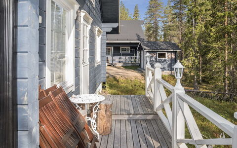 Koskelo: Træ, Hjem, Sommerhus, Sidespor, Hus, Arkitektur, Tag, Veranda, Skydevindue, Hældning