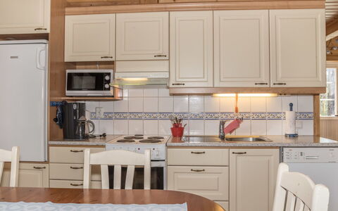 Koskelo: Køkken, Møbel, Countertop, Cabinetry, Indretning, Køkken Apparat, Gulvbelægning, Træ, Etage, Større Bandage