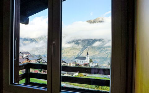 Chalet Ninette: Himmel, Sky, Ejendom, Vindue, Skygge, Belysning, Arkitektur, Bygning, Træ