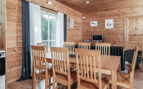 B: Altan, Lejlighed, Skygge, Glas, Ejerlejlighed, Gelænder, Veranda, Dagslys, Dæk, Udendørs Møbler