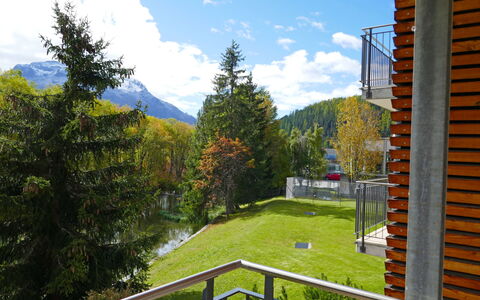 Samedan 7: Sky, Plante, Himmel, Bygning, Bjerg, Blad, Natur, Træ, Lærk, Hus